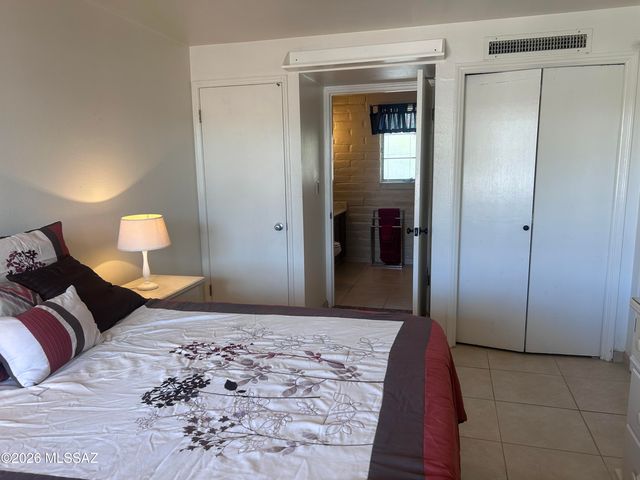 219 S Paseo Sarta Apt B, Green Valley, AZ 85614