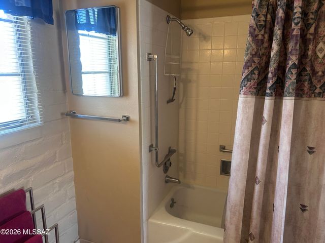 219 S Paseo Sarta Apt B, Green Valley, AZ 85614