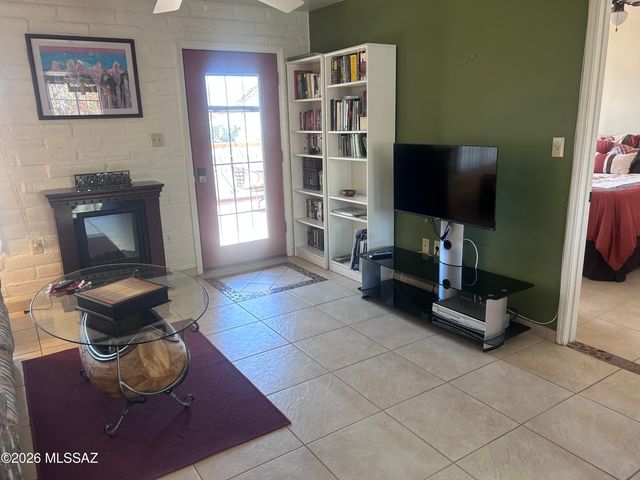219 S Paseo Sarta Apt B, Green Valley, AZ 85614