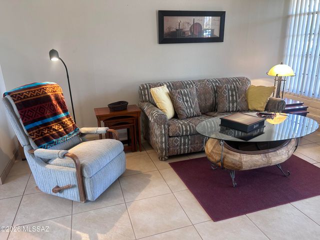 219 S Paseo Sarta Apt B, Green Valley, AZ 85614