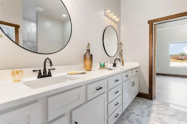 8335 Elk Valley, Guthrie, OK 73044