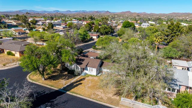 213 S MESQUITE Street, Wickenburg, AZ 85390