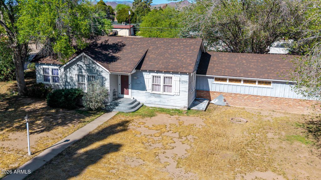Image 25 of property listing at 213 S MESQUITE Street, Wickenburg, AZ 85390