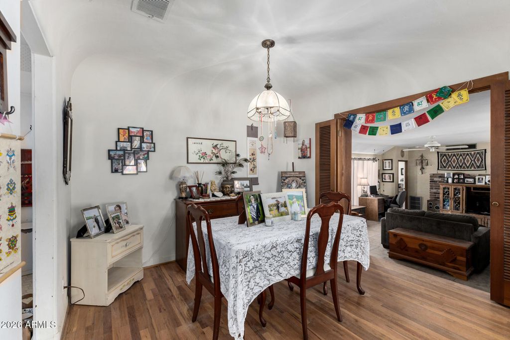 Image 8 of property listing at 213 S MESQUITE Street, Wickenburg, AZ 85390