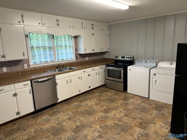 104 Guntersville Road, Arab, AL 35016