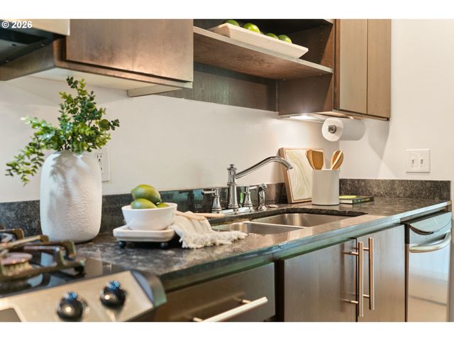 245 Sw MEADE St G2, Portland, OR 97201