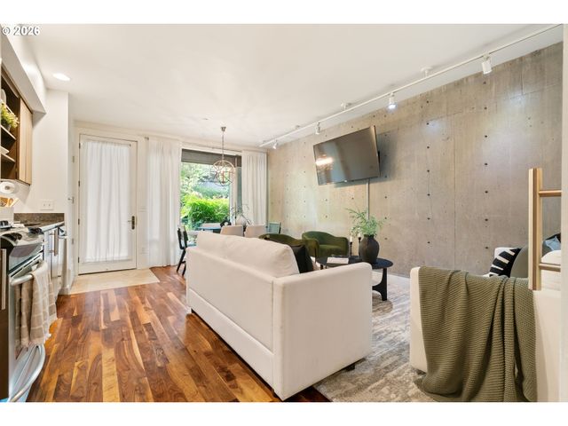 245 Sw MEADE St G2, Portland, OR 97201