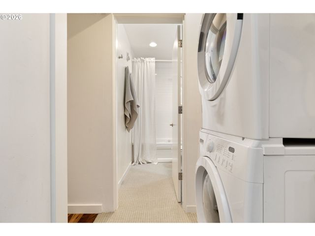 245 Sw MEADE St G2, Portland, OR 97201