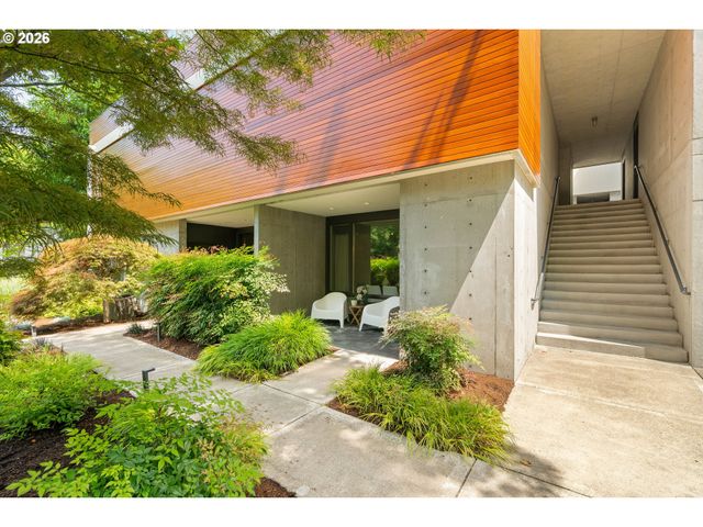 245 Sw MEADE St G2, Portland, OR 97201