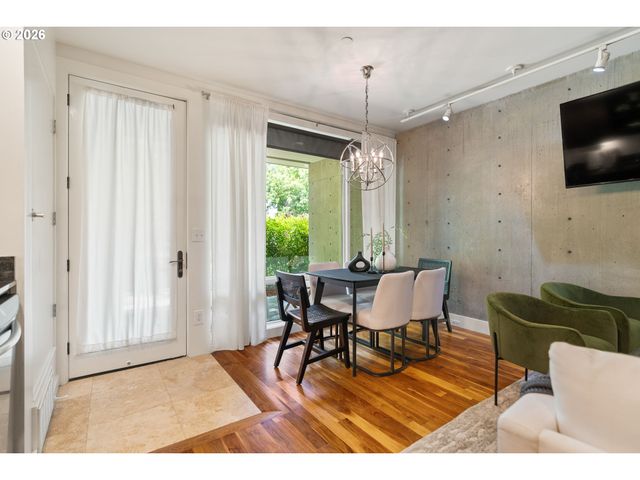 245 Sw MEADE St G2, Portland, OR 97201