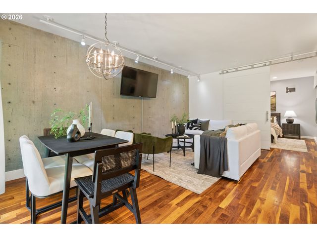 245 Sw MEADE St G2, Portland, OR 97201