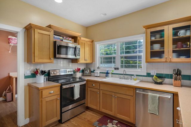 4943 S Tanager Avenue, Battlefield, MO 65619