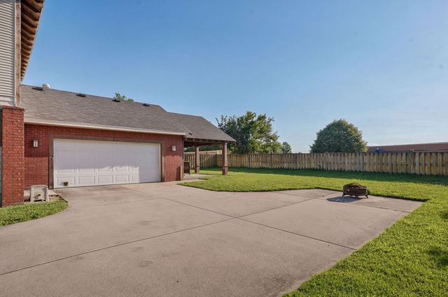 4943 S Tanager Avenue, Battlefield, MO 65619