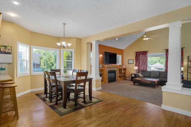 4943 S Tanager Avenue, Battlefield, MO 65619
