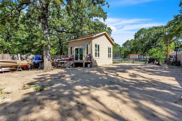 1804 Tammy Street, Hawk Cove, TX 75474