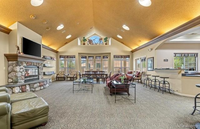 12204 Pinehurst Lane 32, Grand Blanc, MI 48439