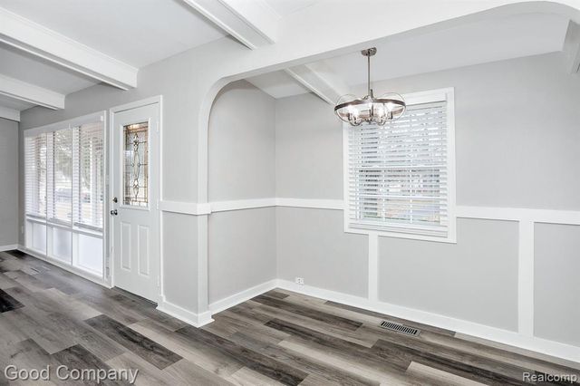 1395 Omega Road, Walled Lake, MI 48390