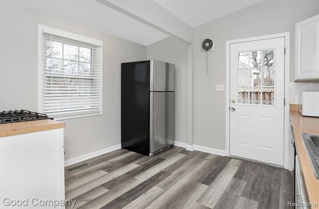 1395 Omega Road, Walled Lake, MI 48390