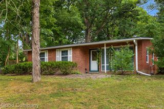 1395 Omega Road, Walled Lake, MI 48390