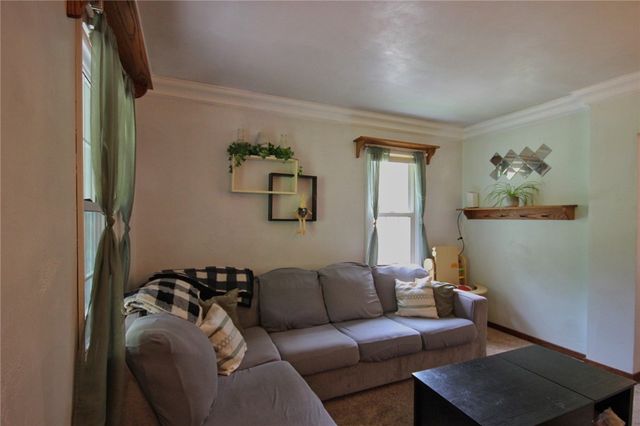 695 Milltown Rd, Plum Boro, PA 15068