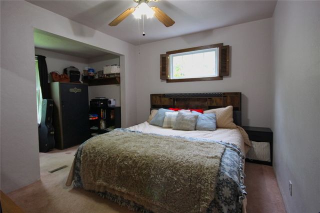 695 Milltown Rd, Plum Boro, PA 15068