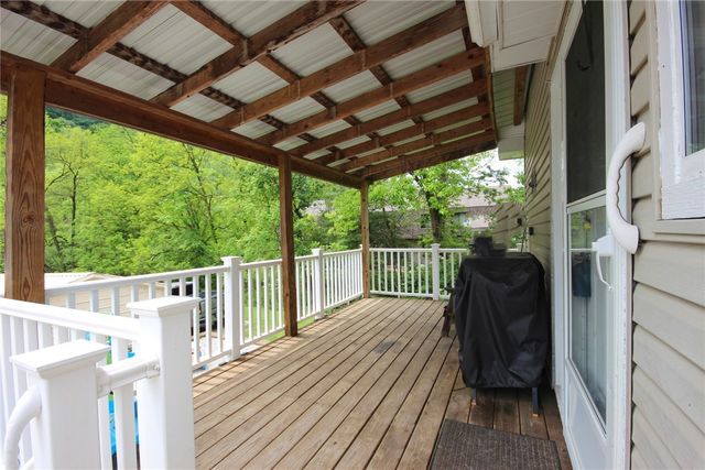 695 Milltown Rd, Plum Boro, PA 15068