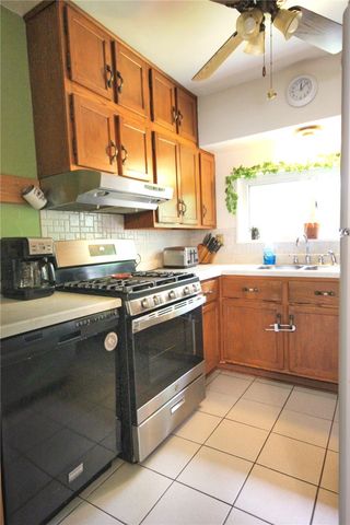 695 Milltown Rd, Plum Boro, PA 15068
