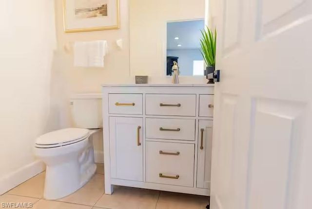 10082 VANDERBILT DR, Naples, FL 34108