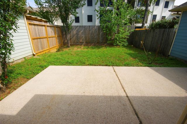 2812 Sand Dune Drive, Seabrook, TX 77586