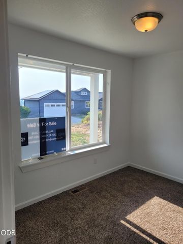 2470 Herrington Way, Medford, OR 97504