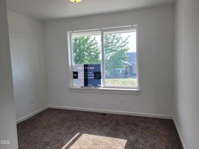 2470 Herrington Way, Medford, OR 97504