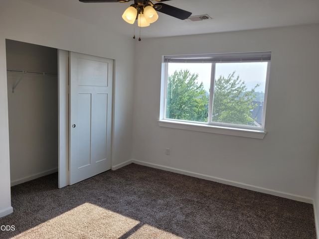 2470 Herrington Way, Medford, OR 97504