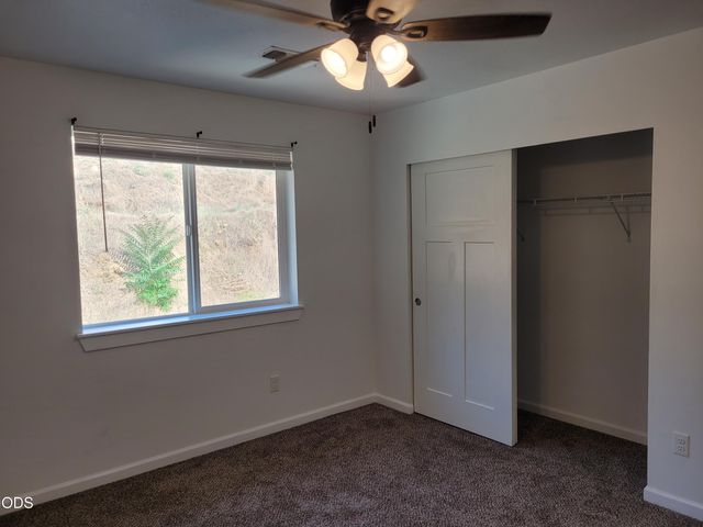 2470 Herrington Way, Medford, OR 97504