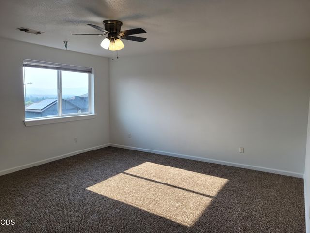 2470 Herrington Way, Medford, OR 97504