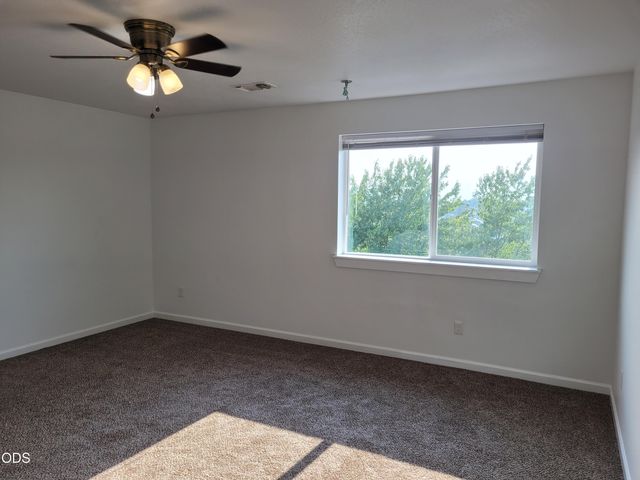 2470 Herrington Way, Medford, OR 97504
