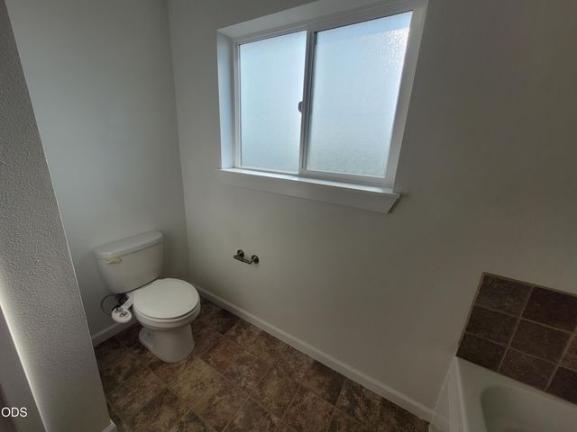 2470 Herrington Way, Medford, OR 97504