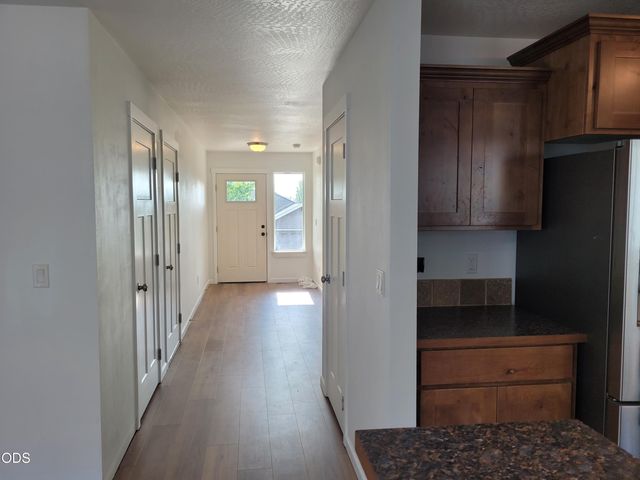 2470 Herrington Way, Medford, OR 97504