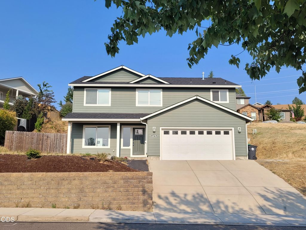 2470 Herrington Way, Medford, OR 97504