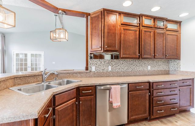 3223 Keystone Hills Drive, Evansville, IN 47711