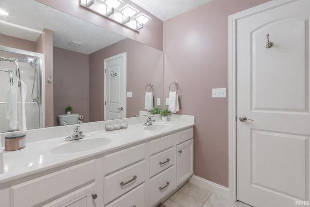 3223 Keystone Hills Drive, Evansville, IN 47711