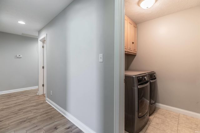 3223 Keystone Hills Drive, Evansville, IN 47711