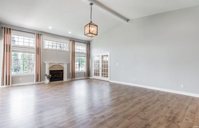 3223 Keystone Hills Drive, Evansville, IN 47711