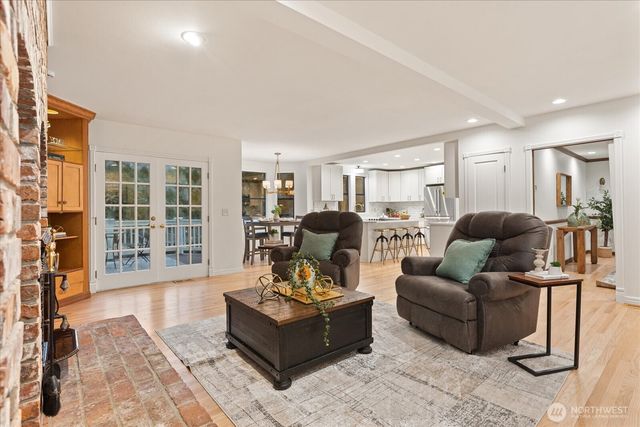 19524 230TH Avenue NE, Woodinville, WA 98077