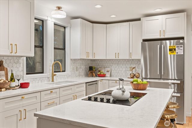 19524 230TH Avenue NE, Woodinville, WA 98077