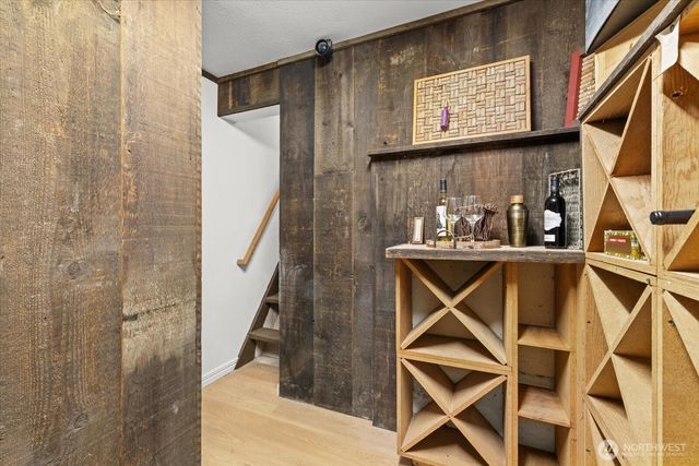 19524 230TH Avenue NE, Woodinville, WA 98077