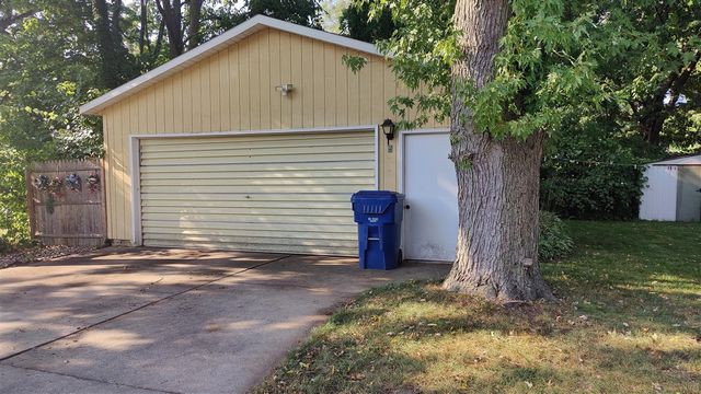 117 Messner Dr, Benton Harbor, MI 49022