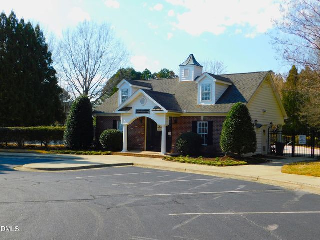 2016 Ambrose Park Lane, Cary, NC 27518