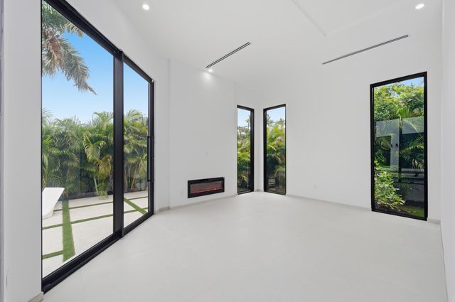 1629 NE 1st Avenue, Fort Lauderdale, FL 33305