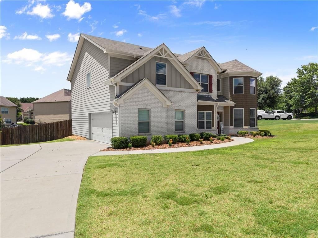 Image 1 of property listing at 4420 Belcrest Way, Cumming, GA 30040