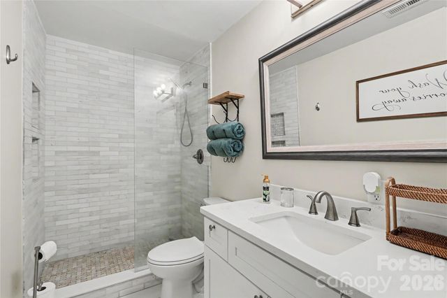 5811 Sharon Road C, Charlotte, NC 28210